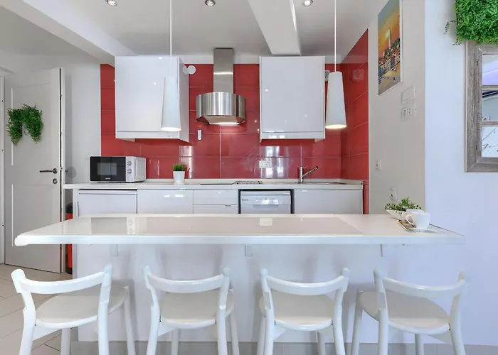 Ambient By Interhome * Ρόβινι